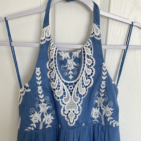 Dolce Vita Halter Blue Embroidered Dress - Picture 4 of 4